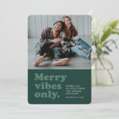 レトロな緑色の写真「Merry vibes only」 シーズンカード (スタンド正面)