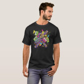 レトロな色合いが織りなすアーバンな抽象芸術 Tシャツ (正面フル)