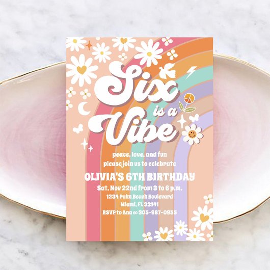 レトロな虹色のデイジー誕生日招待状 招待状