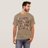 レトロな蛾とフクロウの面白い動物デザイン Tシャツ (正面フル)