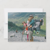 レトロな赤いキャンピングカーのアドベンチャー キャンピングクリスマスカード シーズンカード (裏面)