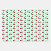 レトロな赤いチェリーの包装 ミントグリーンのクリスマス ラッピングペーパーシート (正面)