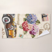 レトロな車でシームレスなロンドンヴィンテージの背景 バスタオル (バスタオル)