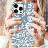 レトロな野の花 ダスティブルーの花のモノグラム Case-Mate iPhoneケース