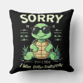 レトロな雰囲気の面白い遅刻したカメです、ごめんなさい クッション (裏面)
