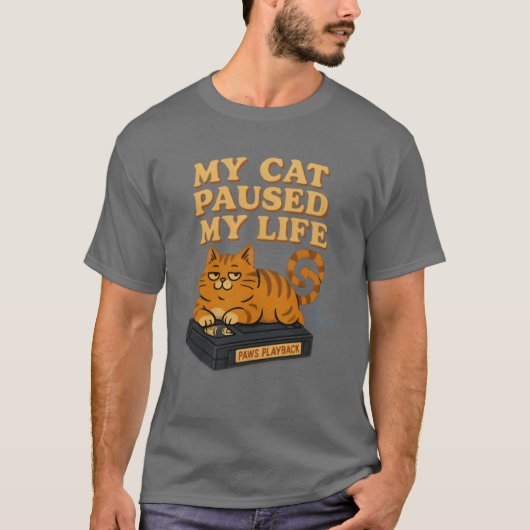 レトロな雰囲気の「My Cat Paused My Life」 80年代 90年代 レトロ Tシャツ (正面)