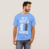 レトロな馬じゃないデザイン Tシャツ (正面フル)