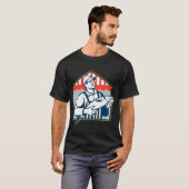 レトロな魚屋さん 魚を持つ Tシャツ (正面フル)