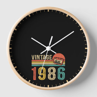 レトロな1986年の誕生日カセットテープ 懐かしいバースデー 壁時計