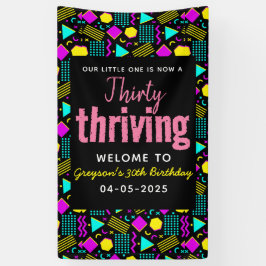 レトロな30歳の誕生日パーティー「Thirty & Thriving」 横断幕
