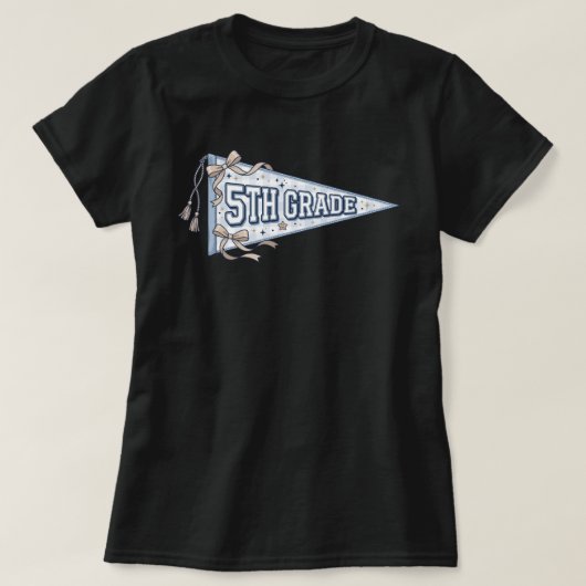レトロな5年生ペナント コケットボウ Tシャツ (デザイン正面)