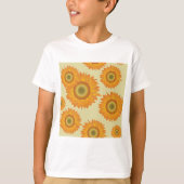 レトロな70年代スタイルの黄色いひまわり花柄 Tシャツ (正面)