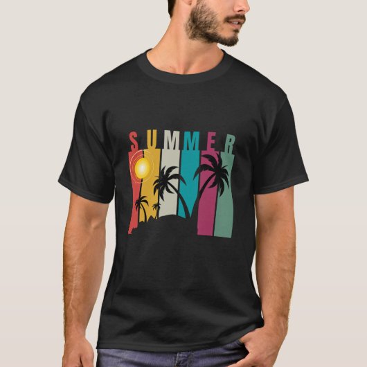 レトロな80年代の夕日とヤシの木 サーフィンの夏のビーチ Tシャツ (正面)