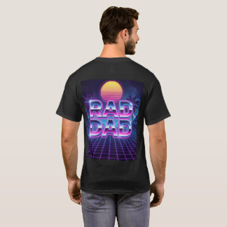 レトロな80年代サイバーパンクお父さんの日 Tシャツ