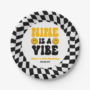 レトロな9歳の誕生日パーティー Nine Is A Vibe ペーパープレート