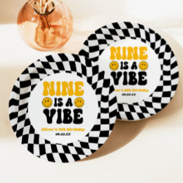 レトロな9歳の誕生日パーティー Nine Is A Vibe ペーパープレート