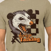 レトロな「喋り続けろ」野生のポッサム: 怒った野生動物 トライブレンドTシャツ