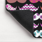 レトロのおもしろいでガーリーな髭の口ひげパターン マウスパッド (コーナー)