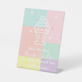 レトロのアイスクリームは自分で名を呼ぶ 台座サイン (正面)