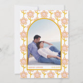 レトロのグルービーピーチと黄色のインスパイア70s結婚の 招待状 (裏面)