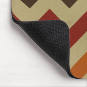 レトロのシェブロンのジグザグ形のストライプなジグザグパターンの上品 マウスパッド (コーナー)