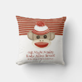 レトロのソックス猿wのストッキング帽子の男の赤ちゃんのギフト クッション (正面)