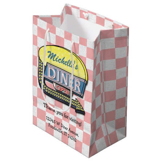 レトロのダイナーの印50sのピンクのチェック模様のパーソナライズ ミディアムペーパーバッグ (正面アングル)