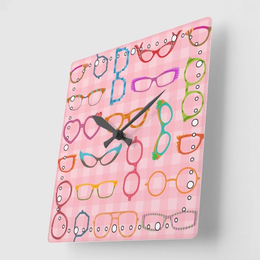 レトロのモダンなヒップスターの接眼レンズのピンクのギンガム スクエア壁時計 (傾斜)