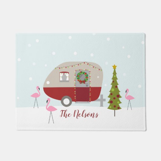 レトロのヴィンテージのキャンピングカートレーラーのクリスマスの玄関マット ドアマット (正面)