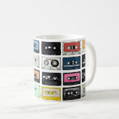 レトロのヴィンテージカセット組合せは芸術パターンを録音します コーヒーマグカップ (正面右)