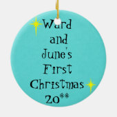 レトロの休日の漫画のカップルのクリスマスのオーナメント セラミックオーナメント (裏面)