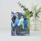 レトロの写真のイタリア語はPiaggioのスクーターを作りました ポストカード (スタンド正面)