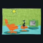 レトロの宇宙時代の子猫の台所タオル キッチンタオル<br><div class="desc">犬に所有者があり、猫にスタッフがあることが言われます。 このレトロの宇宙時代の子猫の台所タオルのネコ科はもっと一致できませんでした! 60年代のスタイル、最小主義の芸術の設計特微世紀半ばのモダンの居間のお洒落な、黒猫。 洗練された部屋は顕著に緑、石塀を特色にします。 カーペットはティール（緑がかった色）の影が付いている水です。 部屋の調度品は一致のfootstoolが付いている黄色、sputnikライト姿、オレンジラウンジチェアおよび室内用V字型テレビアンテナを搭載する緑のテレビを含んでいます。 幸運な黒猫はテレビの前のfootstoolでとまりました見ることができます。 そのお気に入りのなショーはついています! テレビスクリーンで、私達は30分ショーの生命の問題すべてを解決する白黒、クラシックなテレビ家族を見ることができます。 このデザインは私達が私達自身そう言えばと、purrrfectです。</div>