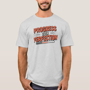 レトロの完成に関する進歩引用文 Tシャツ