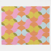 レトロの幾何学的な形状（明るいパステルカラー） フリースブランケット (正面(横))