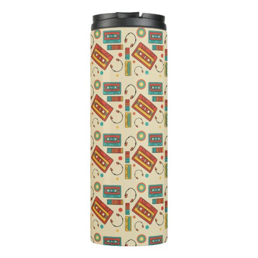 レトロの振動 – 1980sカセットテープのパターン タンブラー (裏面)
