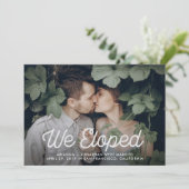 レトロの文字|私達は写真結婚式の駆け落ちしました 案内状 (スタンド正面)