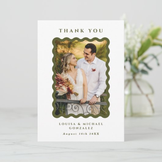 レトロの波状フレームのフォトグリーンと白結婚色 サンキューカード (スタンド正面)