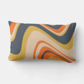 レトロの波線 – オレンジ、ネイビー、イエロー、ベージュ ランバークッション (裏面)