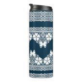 レトロの白いレースで蝶が濃い青b タンブラー (回転右)