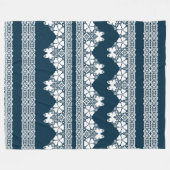 レトロの白いレースで蝶が濃い青b フリースブランケット (正面(横))