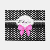 レトロの白黒水玉模様のピンクの弓モノグラム ドアマット (正面)