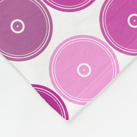 レトロの紫色はソフトボールの女の子を一周します フリースブランケット (角)