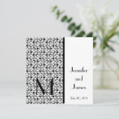 レトロの結婚式招待状のモノグラムは黒を示します 招待状 (スタンド正面)