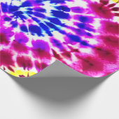 レトロの絞り染めピンクス、ブルース、イエロー ラッピングペーパー (角)