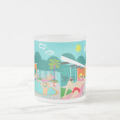 レトロの陽気なプールを囲んでのパーティの曇らされたガラスのマグ フロストグラスマグカップ (中央)