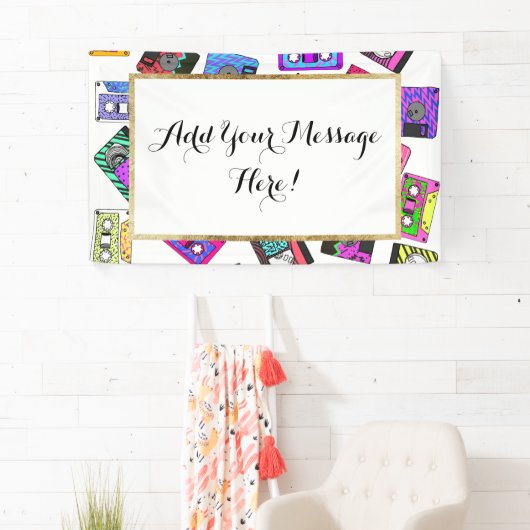 レトロの80年代の90年代のネオンパターン(の模様が)あるなカセットテープ 横断幕 (インサイチュ)