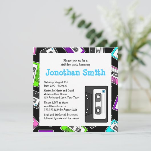 レトロのMixtapeのテーマの誕生会の招待の黒 招待状 (スタンド正面)