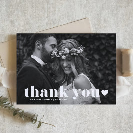 レトロはっきりしたタイポグラフィハートオーバーレイ結婚ズ サンキューカード