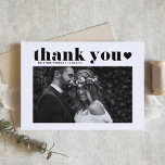 レトロはっきりしたタイポグラフィブラックハートフォト結婚ズ サンキューカード<br><div class="desc">レトロなタイポグラフィと手書きの台本を美しく混ぜ合わせ結婚るように設計されたカスタマイズ可能な写真のサンキューカードで心から感謝の気持ちを伝えエレガントる。このカードは特別な日にスタイリッシュおユニーク客様に対して感謝の意祝味を提供する。あなたのメッセージと一緒に楽にユニークカー感謝していドをパーソナライズする。名前、日付、および追加の結婚気持ちを簡単に追加し、あなたの個性と感謝を反映させる。この表現サンキューカードでの思い出に残る感謝の気持ちスタイリッシュ、大切な人に自分の存在がどれほど大切かを知ってもらいながら、特別な日を美しく記念する永続的な印象を作り出す！</div>